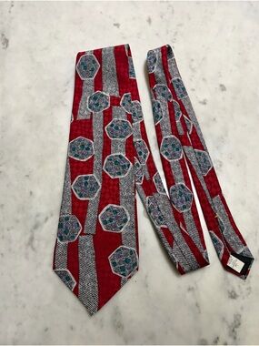 Classic Red Patterned Men's Tie
